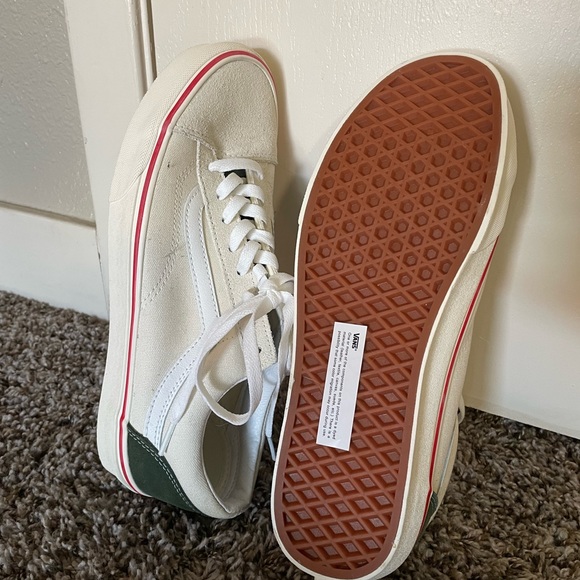 Vans - Picture 2 of 2